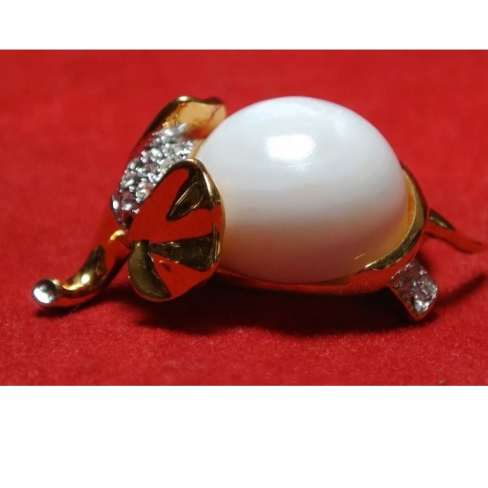 Vintage Butler Elephant Brooch - Picture 2 of 10